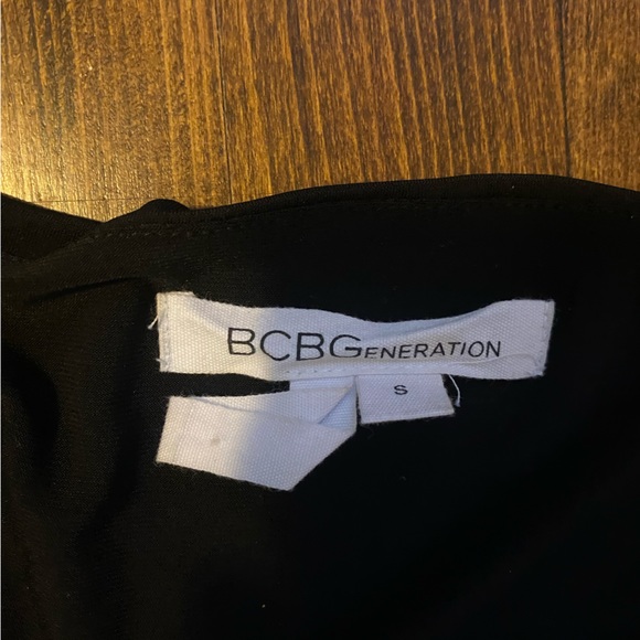 BCBGeneration LONG-SLEEVE OVERLAY DRESS - SM Black - Picture 6 of 7